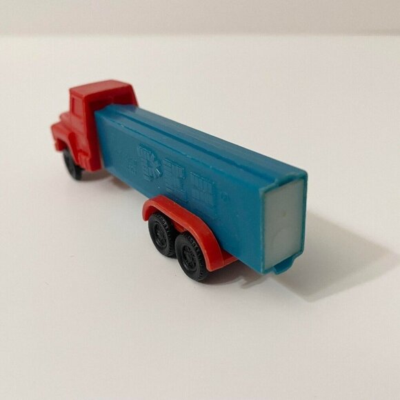 Vintage Semi Truck Pez Candy Dispenser No Feet Made in Slovenia - Picture 15 of 16